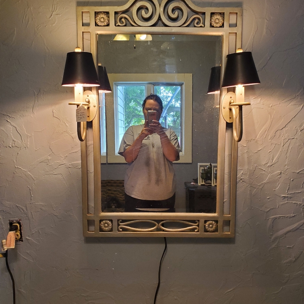 Unique mirror